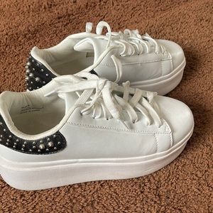 Platform sneakers